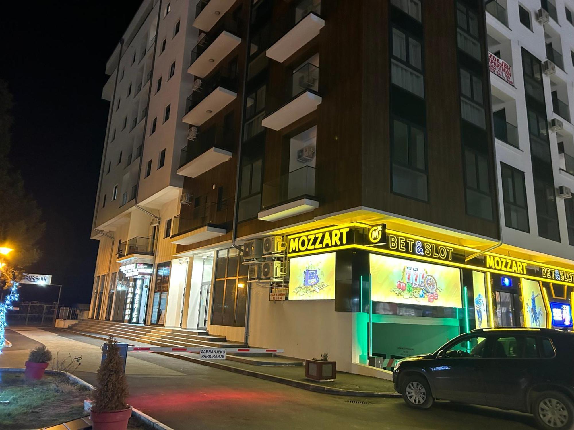 De Lux Nedeljkovic Aparthotel Ягодина Екстериор снимка