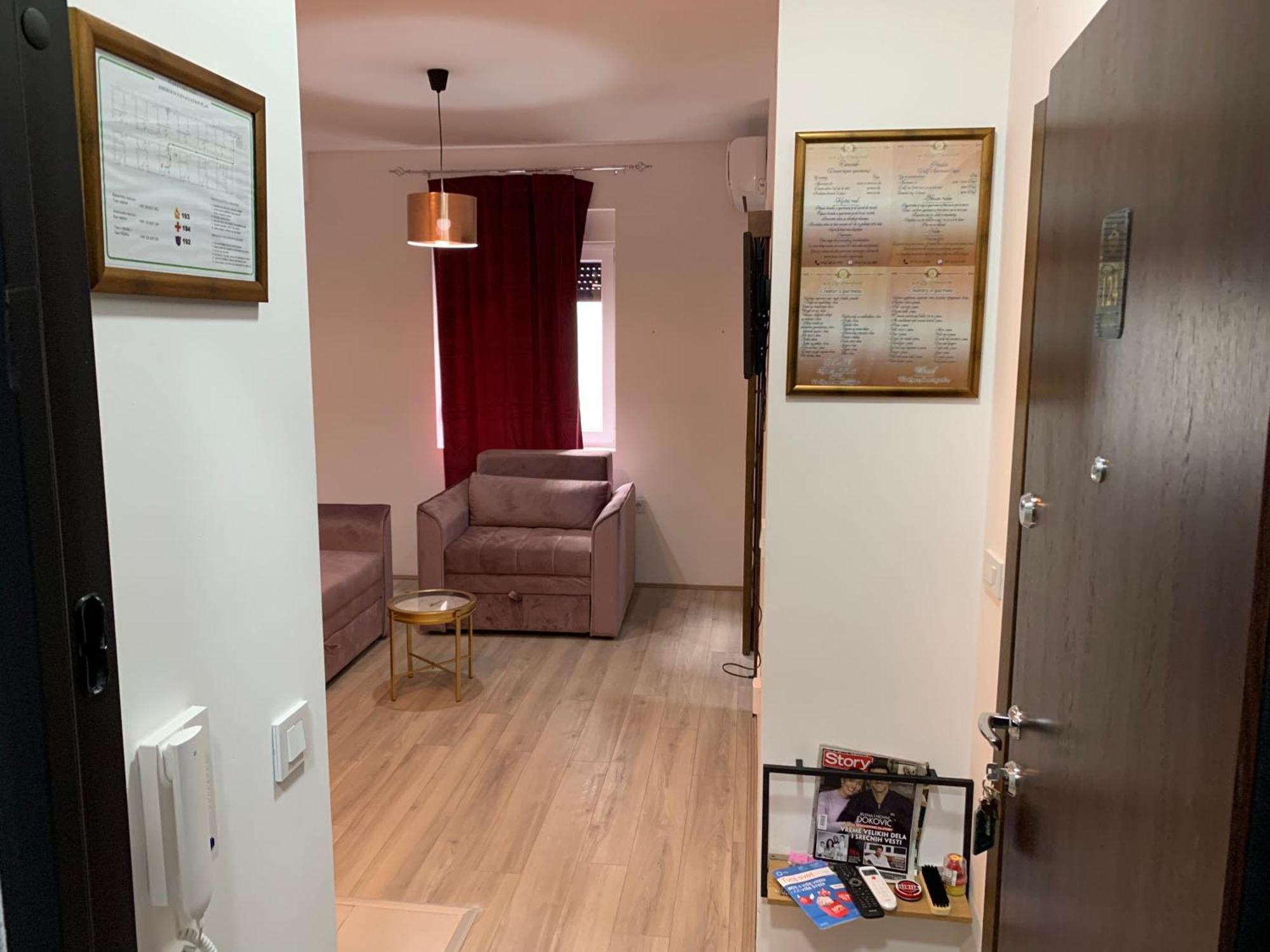De Lux Nedeljkovic Aparthotel Ягодина Екстериор снимка